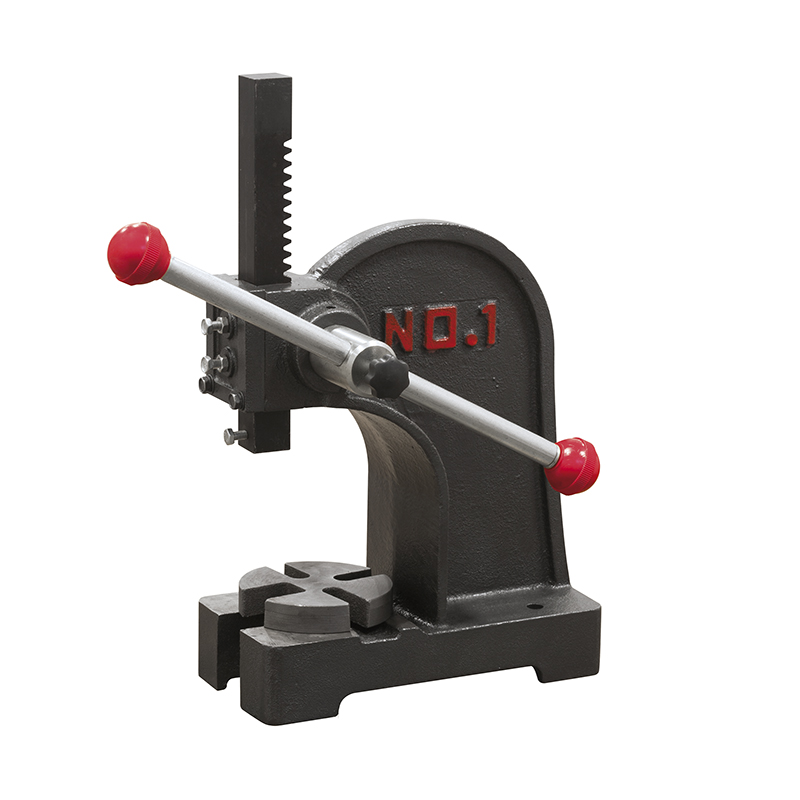 PRENSA MANUAL A CREMALLERA P022-10 Prensa manual a cremallera 10000 N del fabricante italiano Fervi P022/10. Con mesa giratoria extraíble. Ideal para talleres de mantenimiento y reparación de maquinaria.